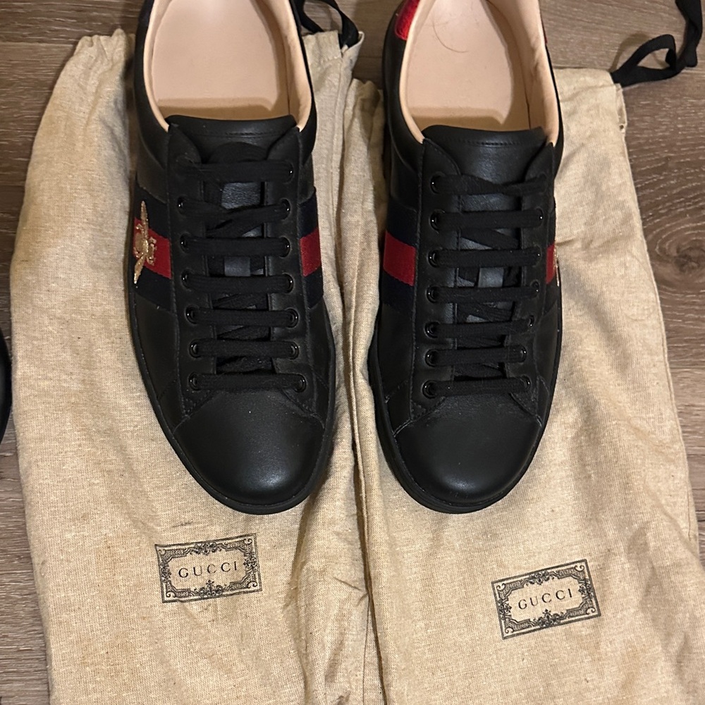 Gucci Men's Black Sneakers with Red Stripe